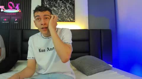 Snapshot of duolust chatting on November 23, 2025, 1:00 pm Thomas and Noah online show from November 23, 2025, 1:00 pm