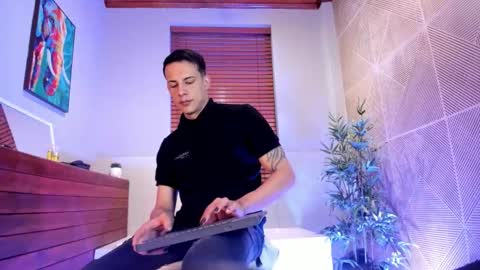 Dustin Sonne online show from October 11, 2025, 3:50 am