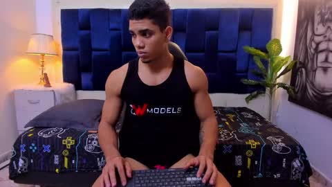 DUSTYN MICHELLE online show from May 28, 2026, 1:41 pm