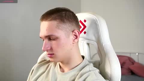 Dustyn online show from February 28, 2025, 7:35 pm