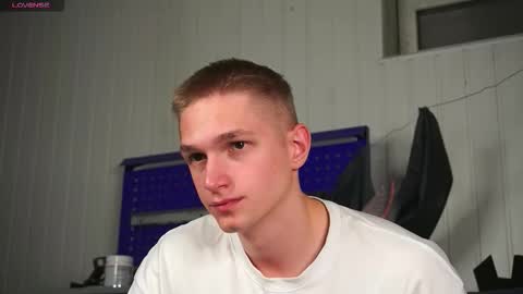 Dustyn online show from October 21, 2025, 4:41 pm