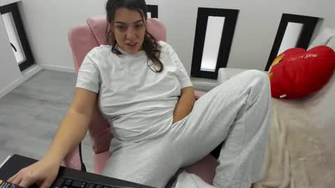 dayana online show from February 7, 2026, 6:06 am