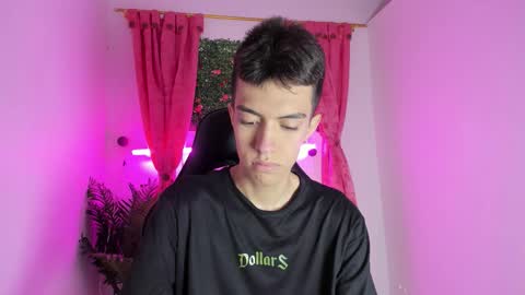 Snapshot of dylan_2005 chatting on September 13, 2025, 11:32 am Dylan online show from September 13, 2025, 11:32 am