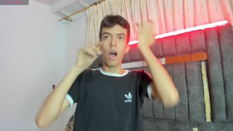 Snapshot of dylan_2005 chatting on October 13, 2025, 11:54 am Dylan online show from October 13, 2025, 11:54 am