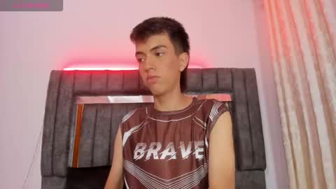 Snapshot of dylan_2005 chatting on November 5, 2025, 11:21 am Dylan online show from November 5, 2025, 11:21 am