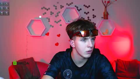 dylan_bold online show from October 15, 2025, 7:25 pm