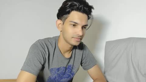 Snapshot of dylan_hoot chatting on September 18, 2025, 6:32 pm Dylan online show from September 18, 2025, 6:32 pm