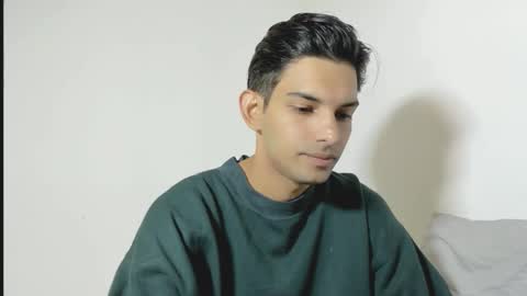 Snapshot of dylan_hoot chatting on November 3, 2025, 7:37 pm Dylan online show from November 3, 2025, 7:37 pm