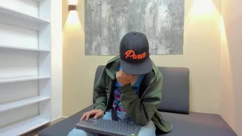 DYLAN online show from October 16, 2025, 7:48 pm