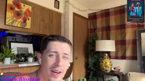 Snapshot of dylandaniel69 chatting on January 2, 2025, 6:34 pm Dylan Daniel 7.8 online show from January 2, 2025, 6:34 pm