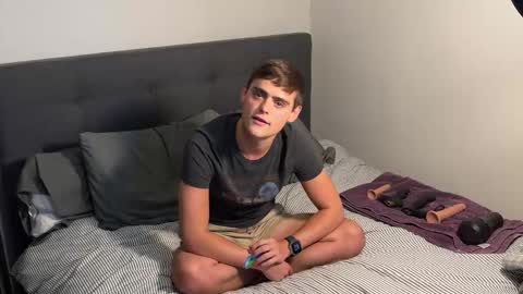 dylanfruits online show from September 19, 2025, 12:12 am