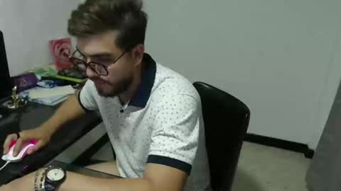 dylanhot10 online show from December 14, 2024, 11:23 pm