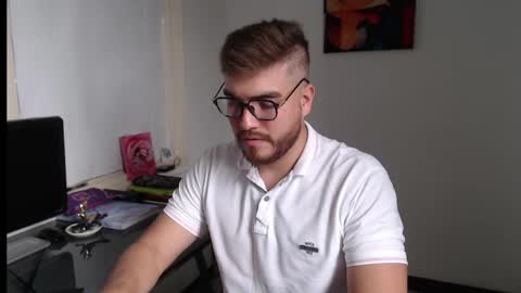 dylanhot10 online show from December 24, 2024, 3:16 pm