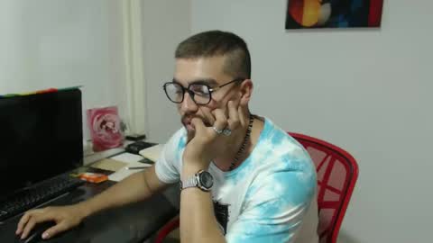 dylanhot10 online show from September 18, 2025, 11:51 pm