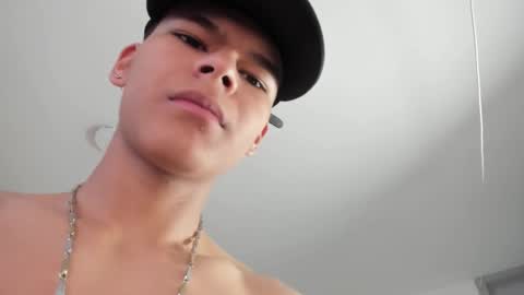 Snapshot of dylanroyce_ chatting on March 7, 2026, 12:02 pm dylanroyce_ online show from March 7, 2026, 12:02 pm