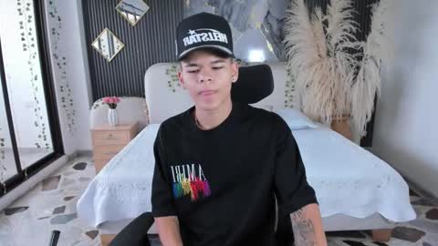 Snapshot of dylanroyce_ chatting on March 10, 2026, 12:43 pm dylanroyce_ online show from March 10, 2026, 12:43 pm