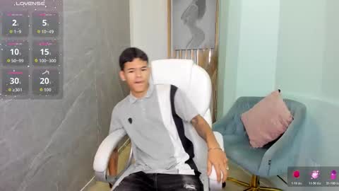 Snapshot of dylanroyce_ chatting on March 24, 2026, 12:32 pm dylanroyce_ online show from March 24, 2026, 12:32 pm