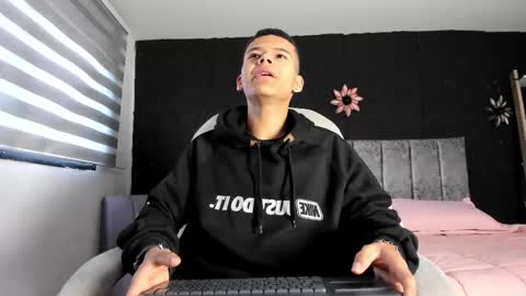 Snapshot of dylanroyce_ chatting on March 28, 2026, 12:38 pm dylanroyce_ online show from March 28, 2026, 12:38 pm