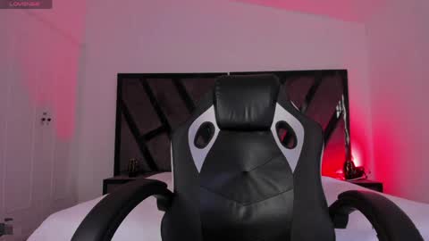 Snapshot of dylanroyce_ chatting on April 6, 2026, 12:39 pm dylanroyce_ online show from April 6, 2026, 12:39 pm