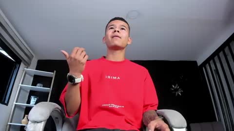 Snapshot of dylanroyce_ chatting on April 9, 2026, 1:05 pm dylanroyce_ online show from April 9, 2026, 1:05 pm