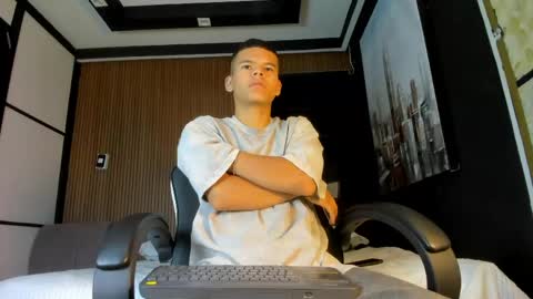 Snapshot of dylanroyce_ chatting on April 13, 2026, 12:32 pm dylanroyce_ online show from April 13, 2026, 12:32 pm