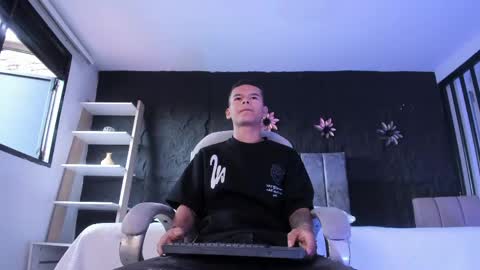 Snapshot of dylanroyce_ chatting on April 14, 2026, 12:11 pm dylanroyce_ online show from April 14, 2026, 12:11 pm