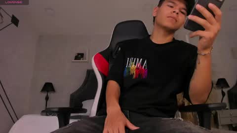 dylanroyce_ online show from May 20, 2026, 1:17 pm