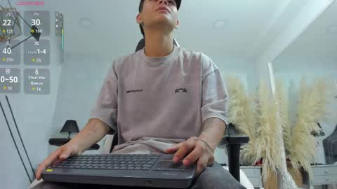 dylanroyce_ online show from May 21, 2026, 1:18 pm