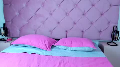 Snapshot of dymoni222 chatting on February 18, 2025, 4:48 pm dymoni222 online show from February 18, 2025, 4:48 pm