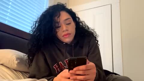 Snapshot of dynasty313 chatting on February 13, 2025, 9:06 pm Dynasty online show from February 13, 2025, 9:06 pm