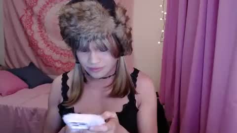 Snapshot of e11aquinn chatting on May 16, 2026, 5:37 am Ella online show from May 16, 2026, 5:37 am
