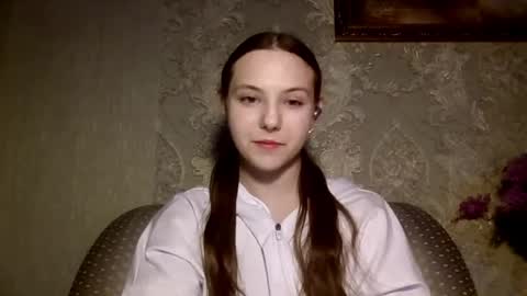 Yuni online show from April 14, 2026, 3:18 pm