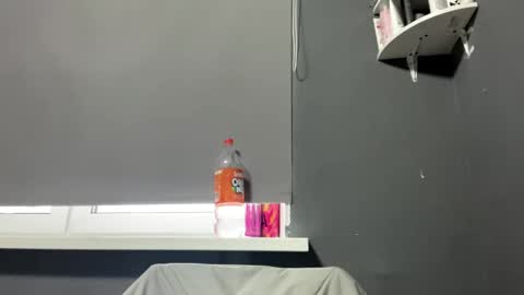 Snapshot of earthascritchfield chatting on April 19, 2026, 2:49 pm Rina online show from April 19, 2026, 2:49 pm