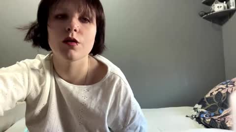 Snapshot of earthascritchfield chatting on April 25, 2026, 7:22 am Rina online show from April 25, 2026, 7:22 am