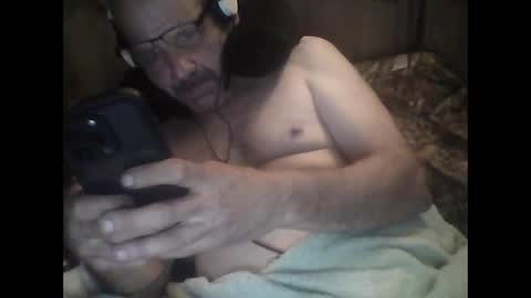 Snapshot of easye4015 chatting on February 2, 2025, 11:08 am Easye online show from February 2, 2025, 11:08 am