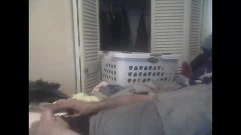 Snapshot of easye4015 chatting on November 15, 2025, 2:24 pm Easye online show from November 15, 2025, 2:24 pm