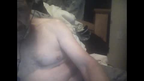 Snapshot of easye4015 chatting on November 19, 2025, 12:16 pm Easye online show from November 19, 2025, 12:16 pm