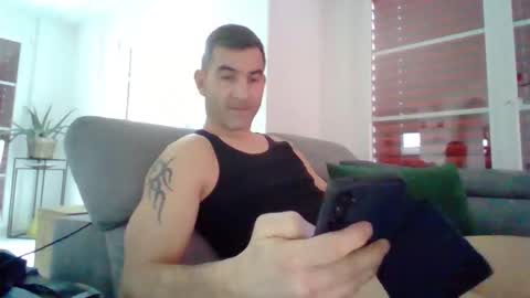 Snapshot of easystyle1 chatting on February 8, 2026, 2:42 pm Andrew online show from February 8, 2026, 2:42 pm