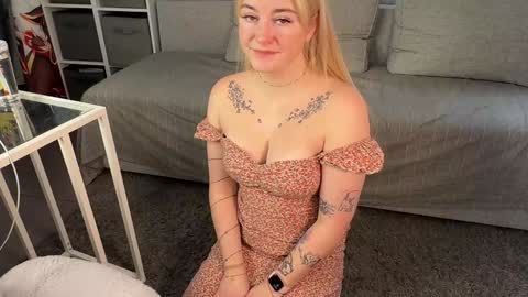 Snapshot of ebangelion chatting on October 21, 2025, 6:36 am Custom content and video calls are available as well  online show from October 21, 2025, 6:36 am