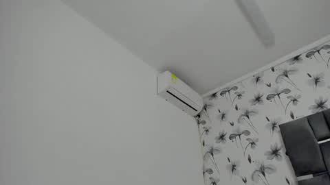 ebanolily online show from February 12, 2026, 1:28 pm