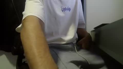 Snapshot of ebisx_ chatting on July 7, 2026, 7:18 pm ebisx_ online show from July 7, 2026, 7:18 pm