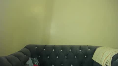 Lola online show from October 23, 2025, 6:39 pm