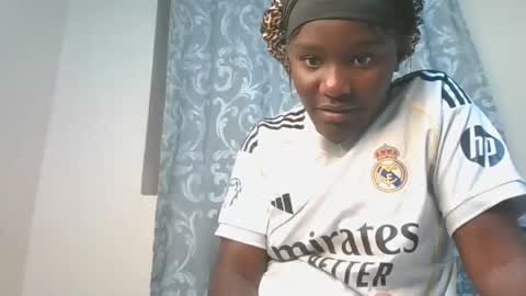 Queen online show from January 6, 2026, 5:38 pm