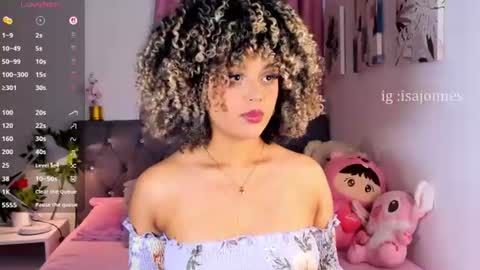 Snapshot of ebony_curly2 chatting on July 27, 2026, 8:27 pm isa online show from July 27, 2026, 8:27 pm