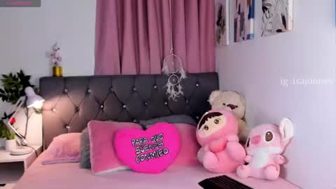 Snapshot of ebony_curly2 chatting on August 4, 2026, 7:27 pm isa online show from August 4, 2026, 7:27 pm