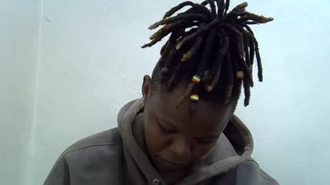 ebony_cuttey30 online show from April 13, 2026, 5:02 am