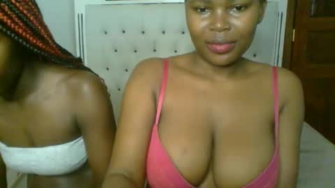 ebony_meeky online show from October 6, 2025, 3:04 am