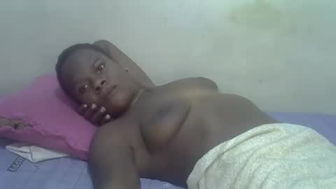 Snapshot of ebony_pearl59 chatting on November 18, 2025, 4:22 pm ebony_pearl59 online show from November 18, 2025, 4:22 pm