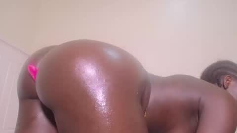 ebony_pearl69 online show from September 29, 2025, 7:08 pm