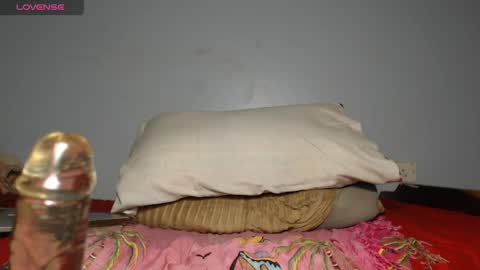 EBONY PETITE online show from May 14, 2026, 5:03 am